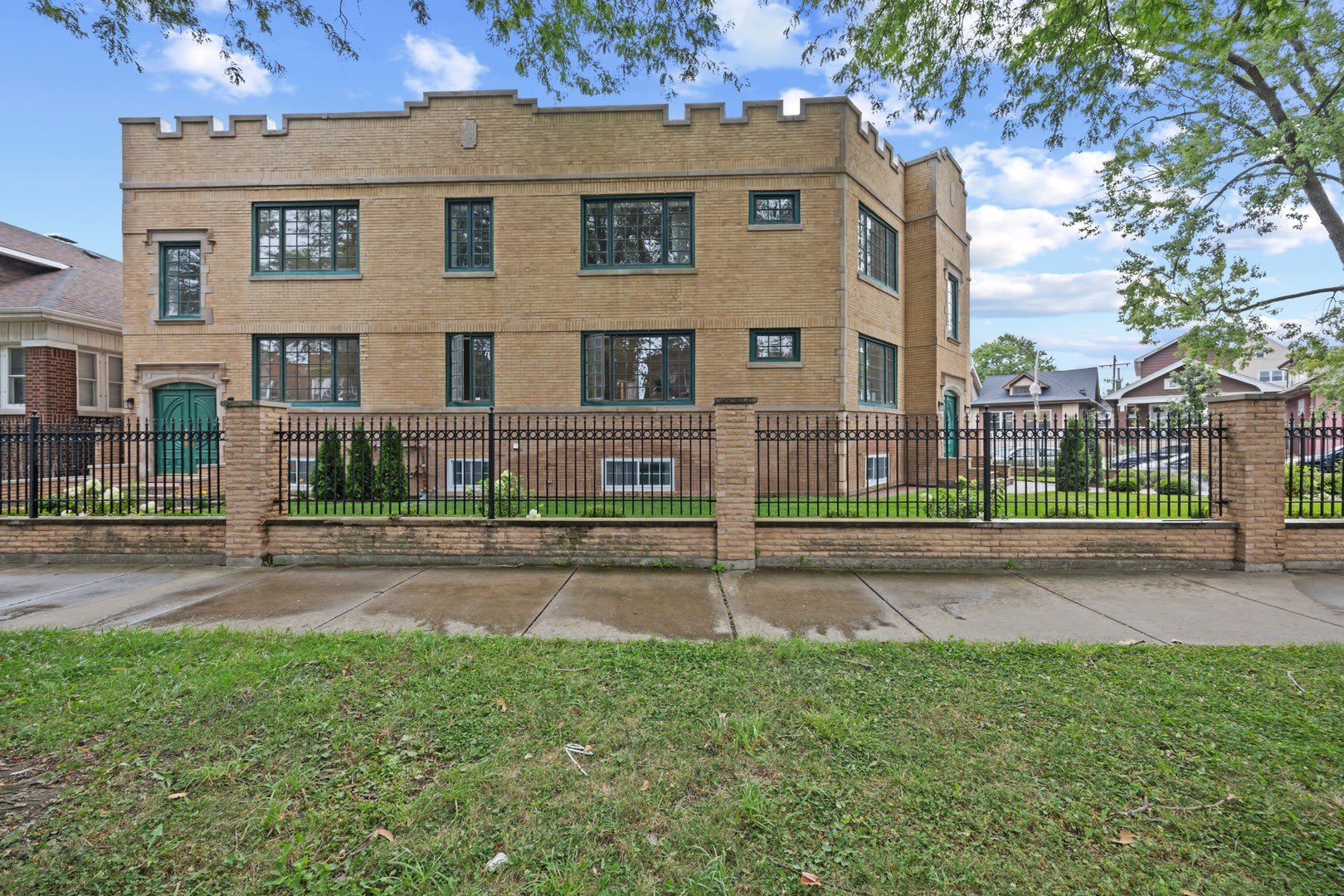 3107 N Harding Avenue – photo 2