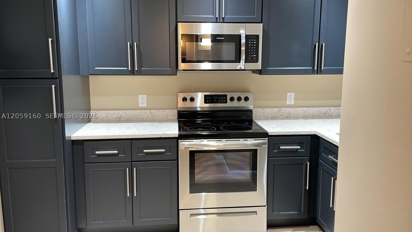 120 Royal Park Dr – photo 1