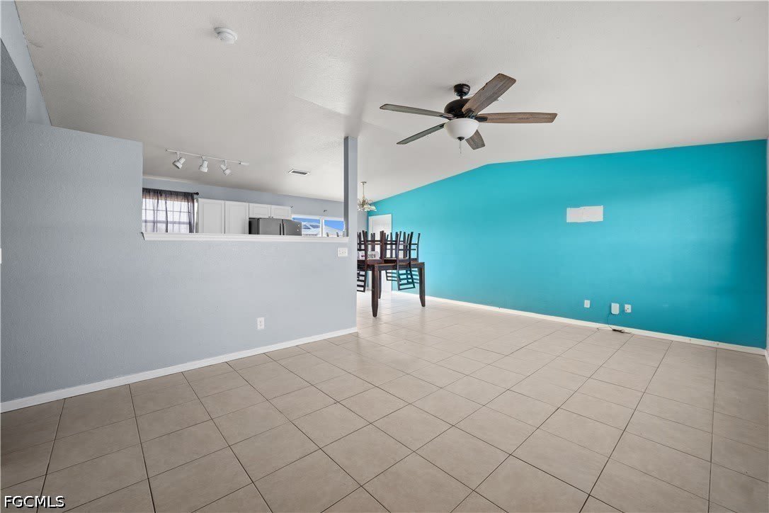 2028 NE 17th Place – photo 2