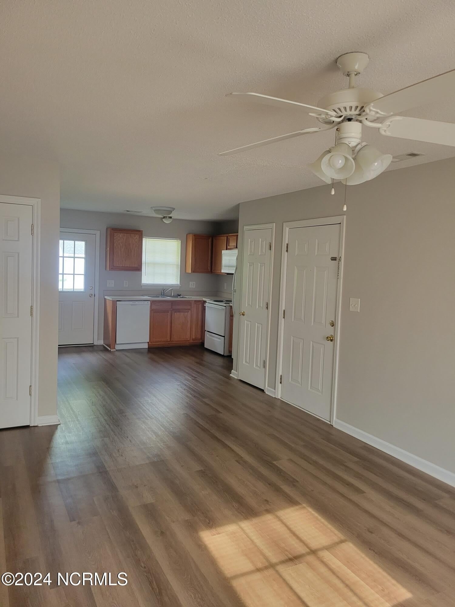1500 Hammock Lane – photo 3