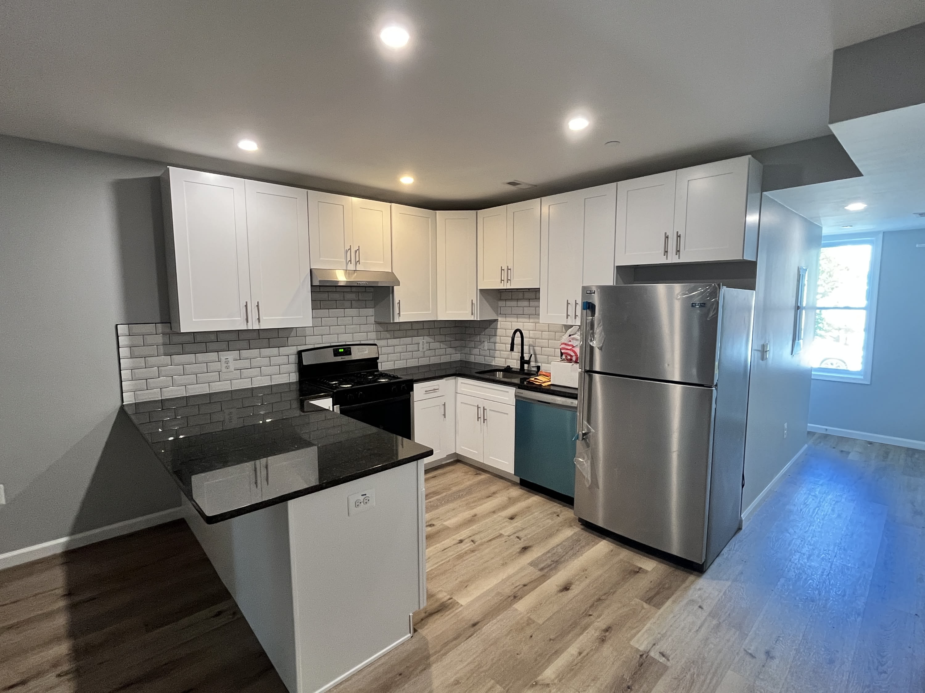 1709 E Street Northeast – photo 2