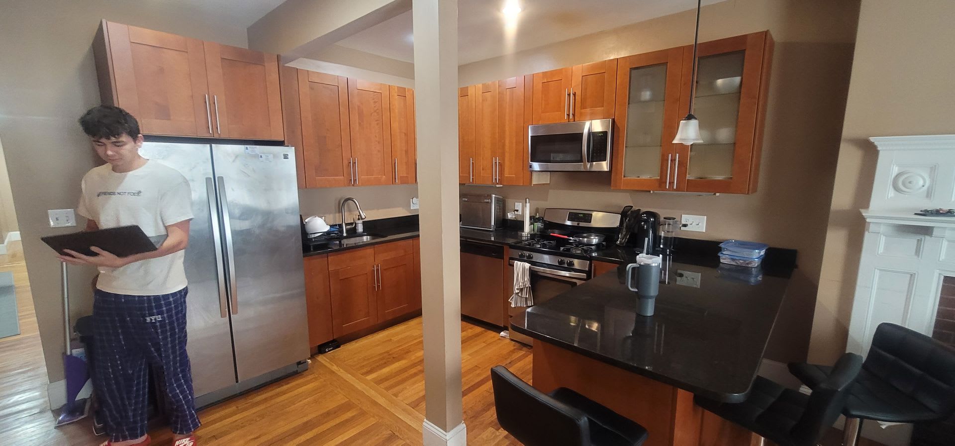 Massive Luxury Apt in Packards Corner Near BU! Central AC &amp; Heat, XL Rooms! – photo 4