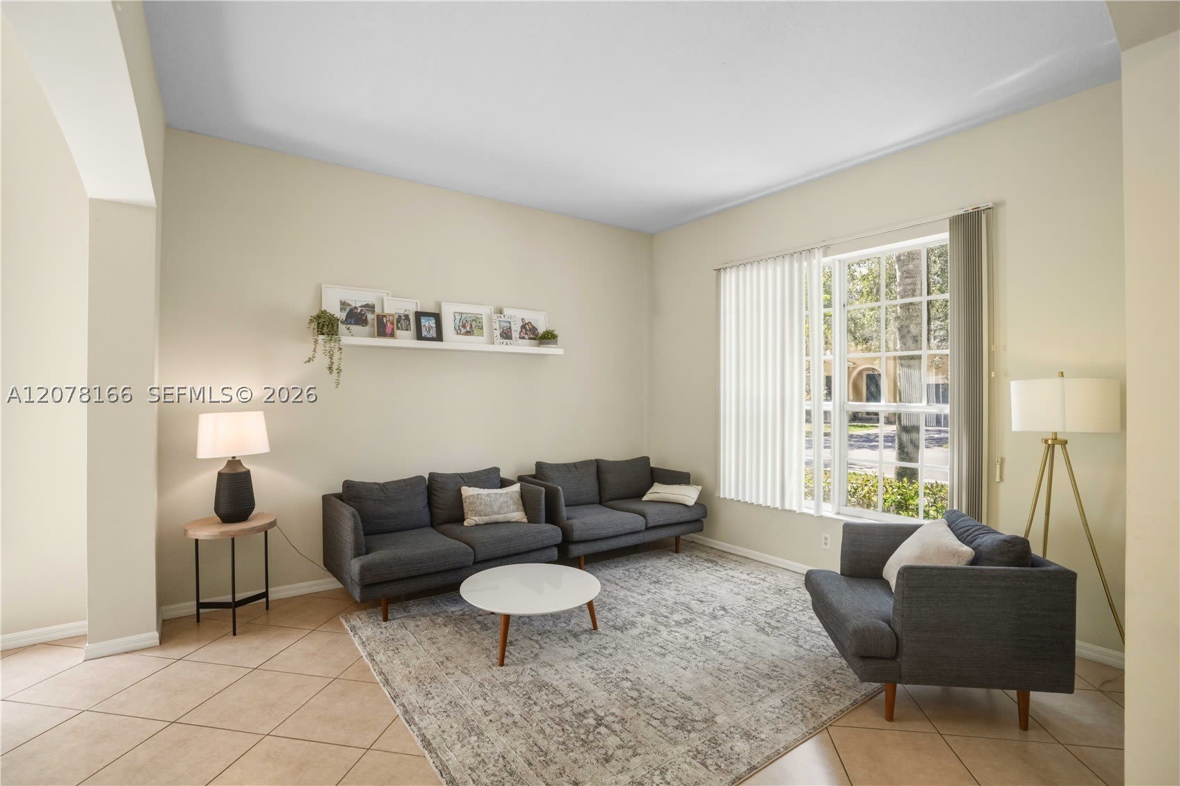 19143 Crystal St – photo 4