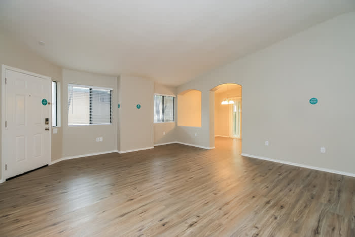 1610 West Houchin Way – photo 5