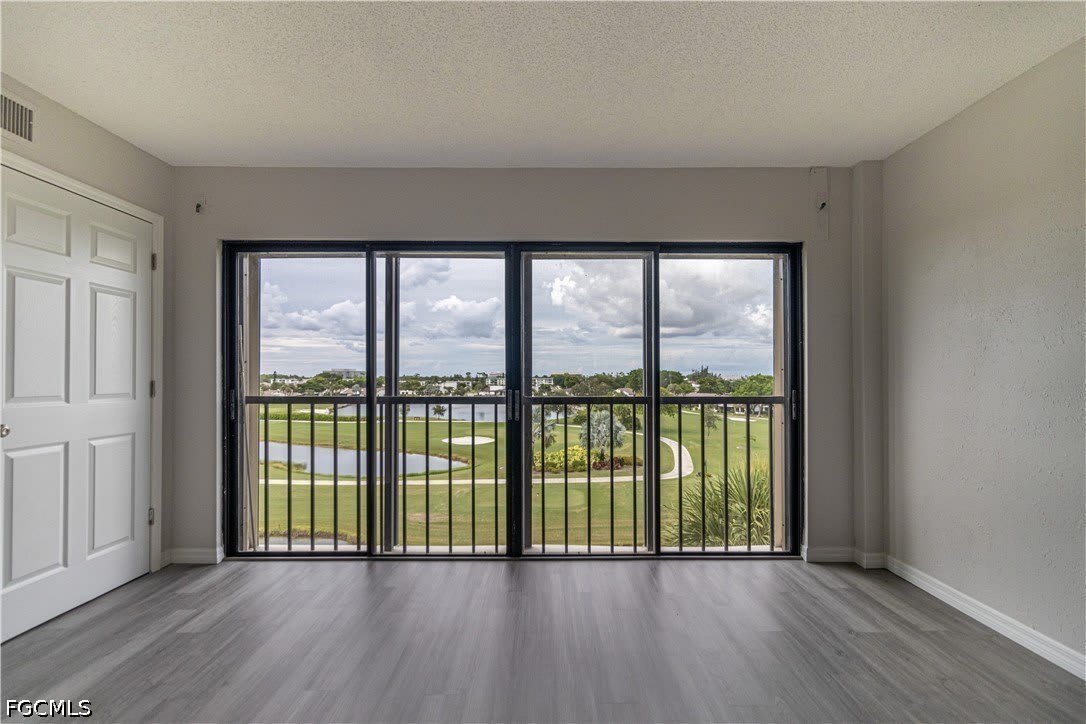 7410 Lake Breeze Drive – photo 2