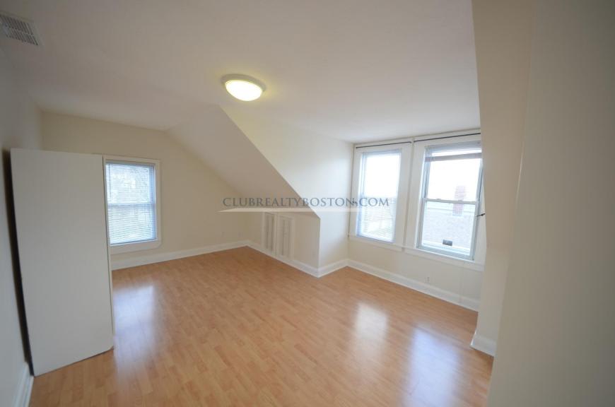 23 Cushing St. – photo 5