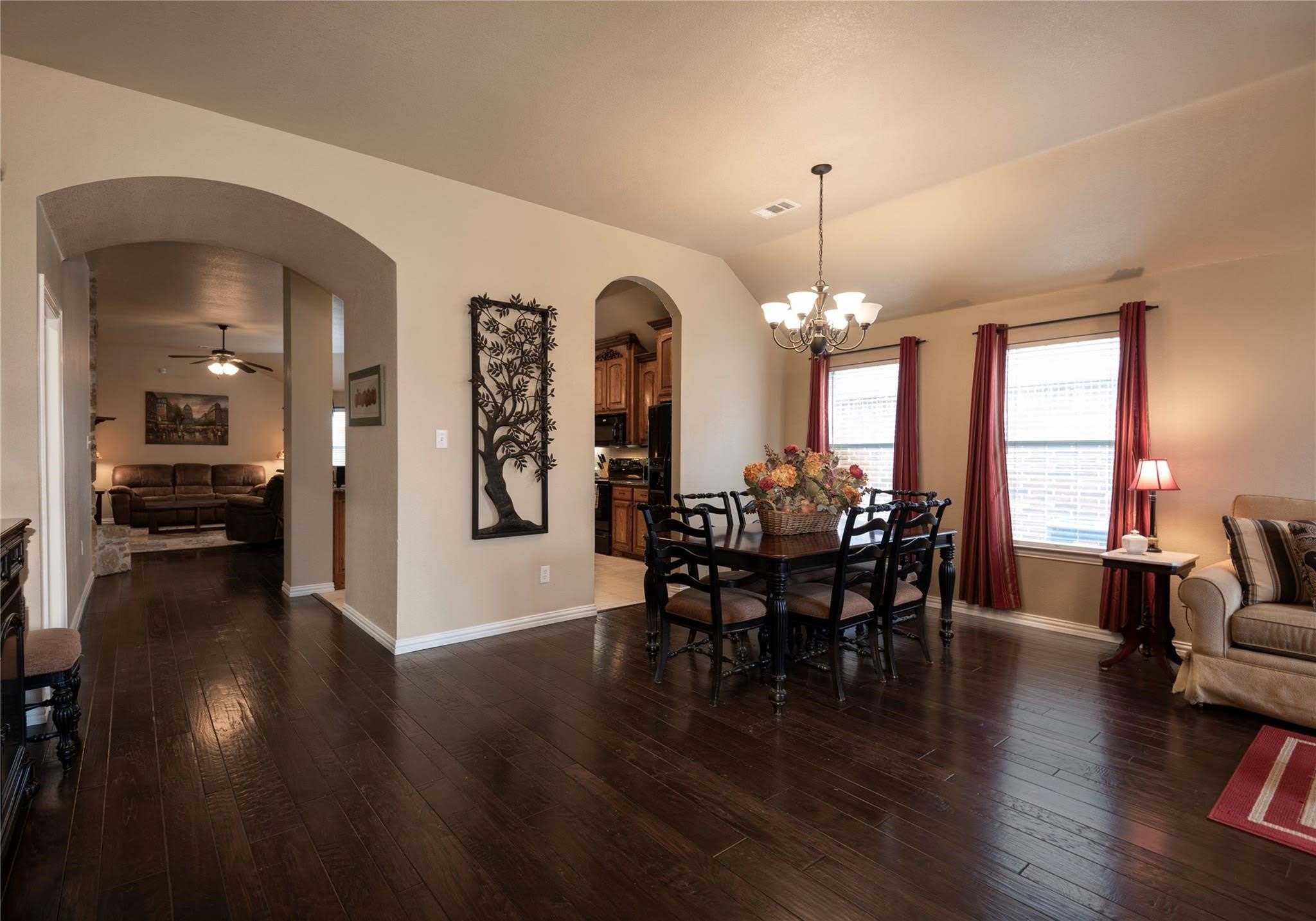 1010 Churchill Drive – photo 5