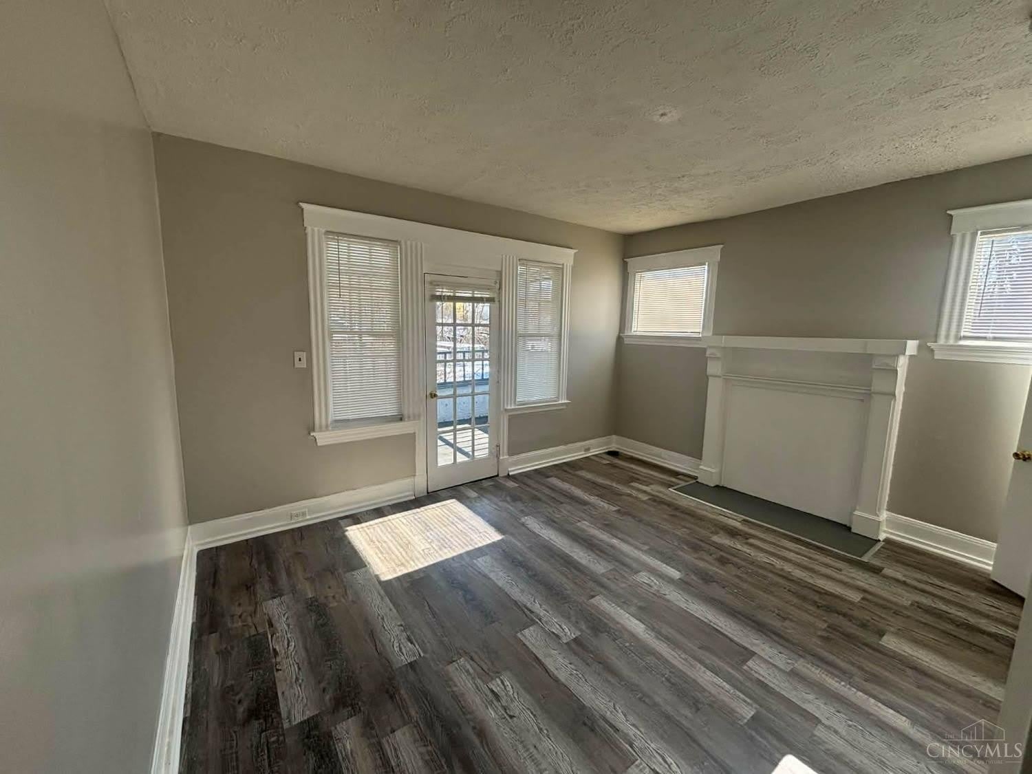 3671 Vine Street – photo 3