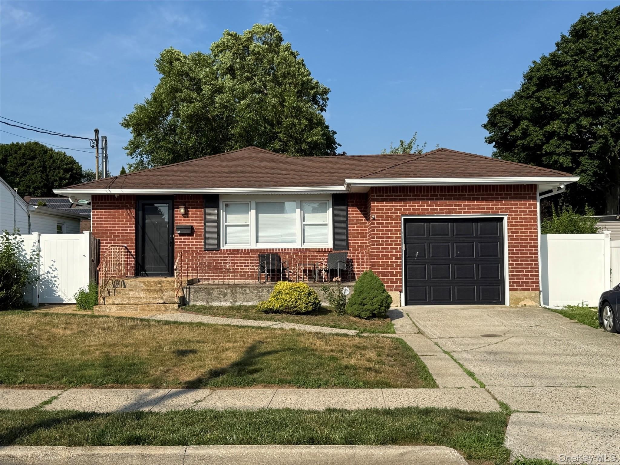15 W Walnut Street – photo 1