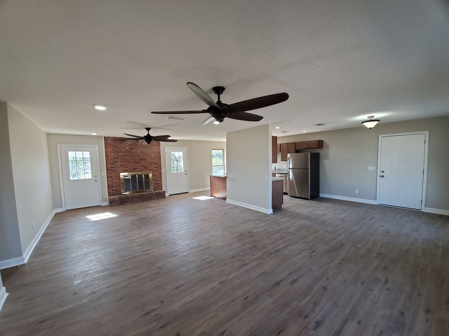 Updated 3 BR – photo 2