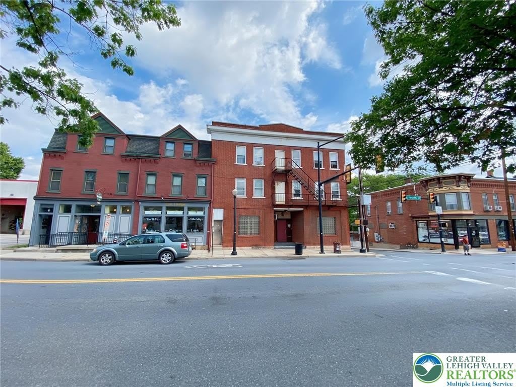 429 E 4th Street – photo 1
