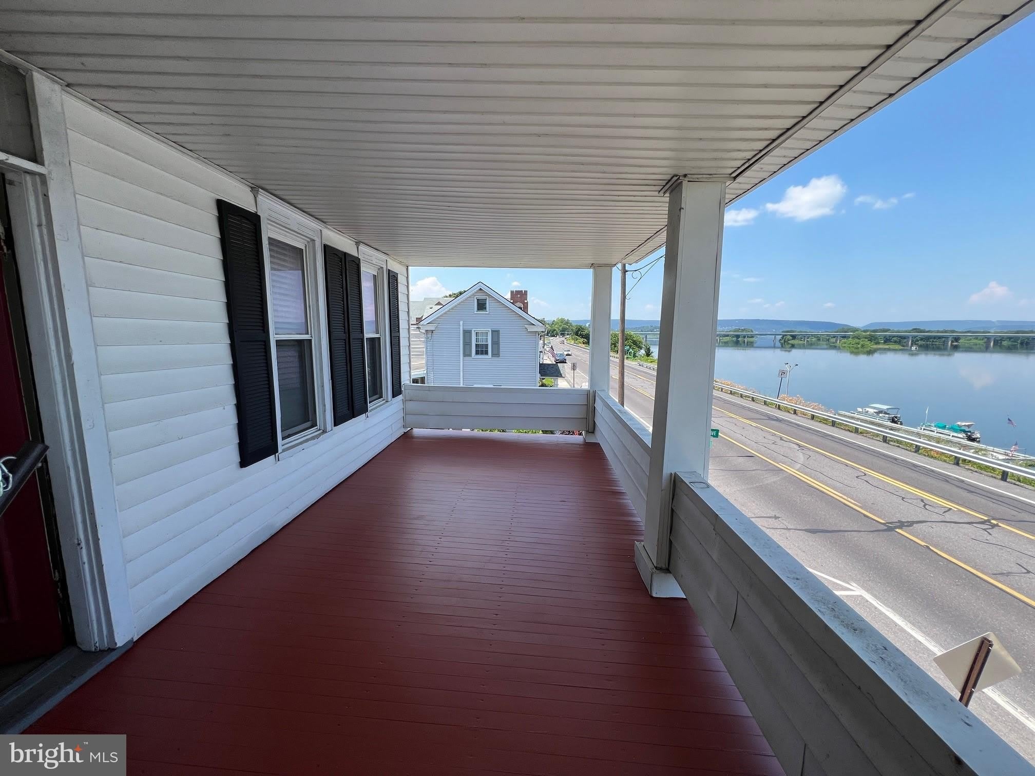 116 S FRONT Street – photo 3