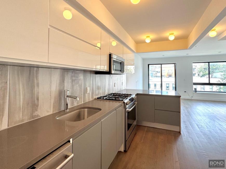 56 Vernon Avenue – photo 1