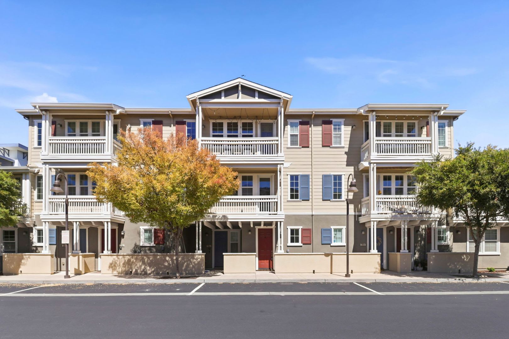 Live by the Marina in this Beautiful Townhome! – photo 1
