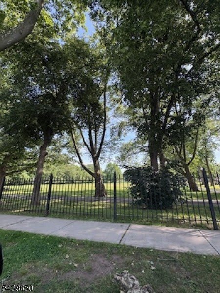 64 Llewellyn Ave – photo 2