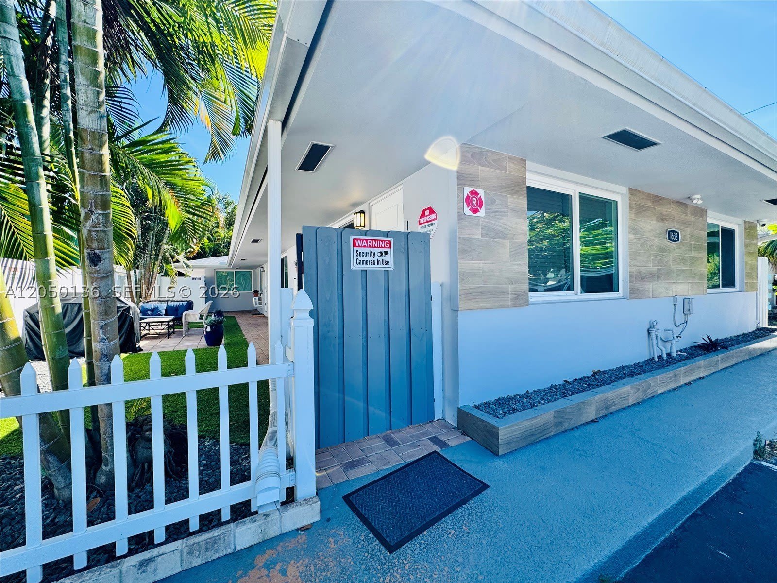 1632 Ne 4Th Pl – photo 1