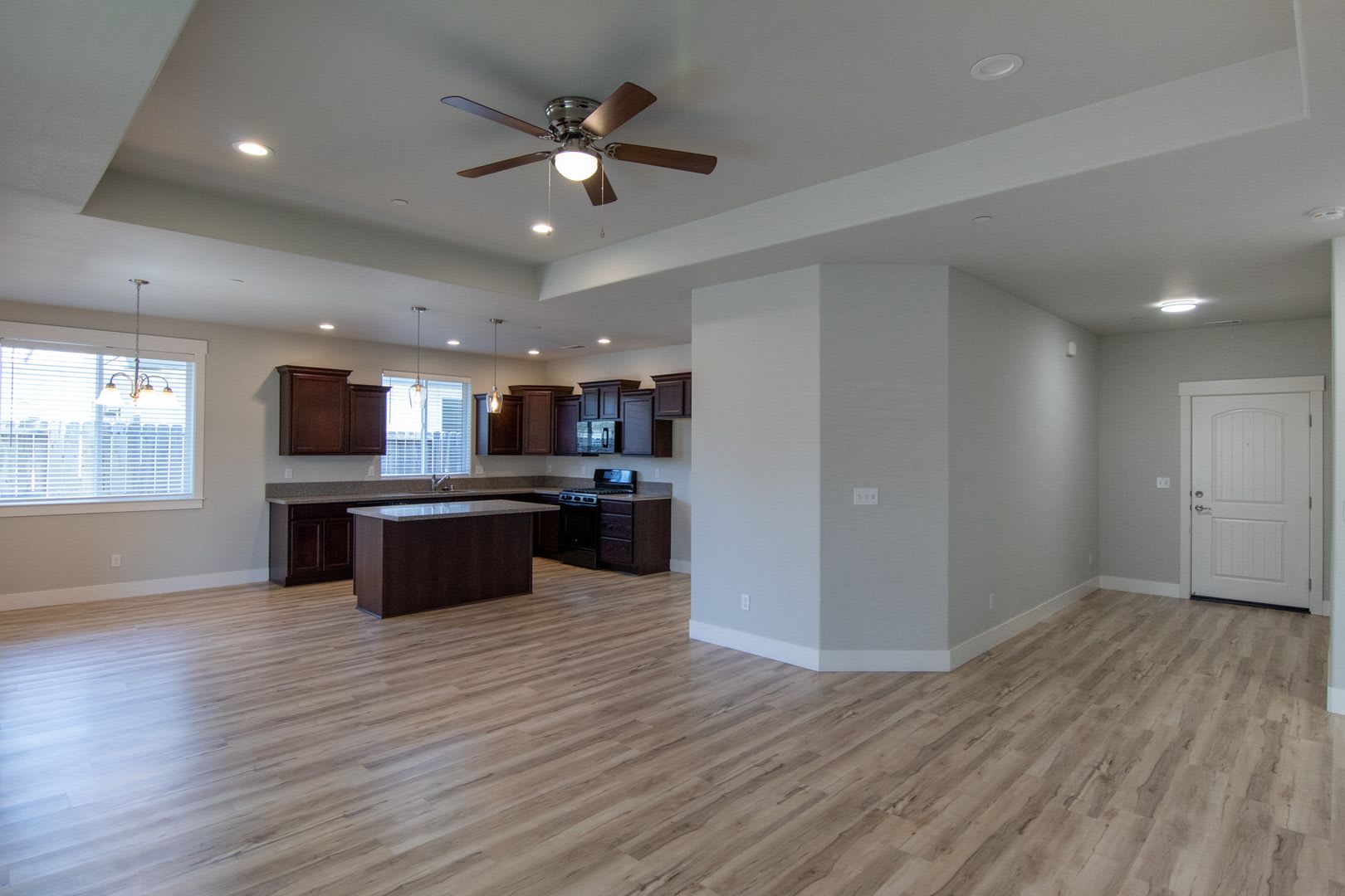 Newer Home for Rent in North Redding CA – photo 3