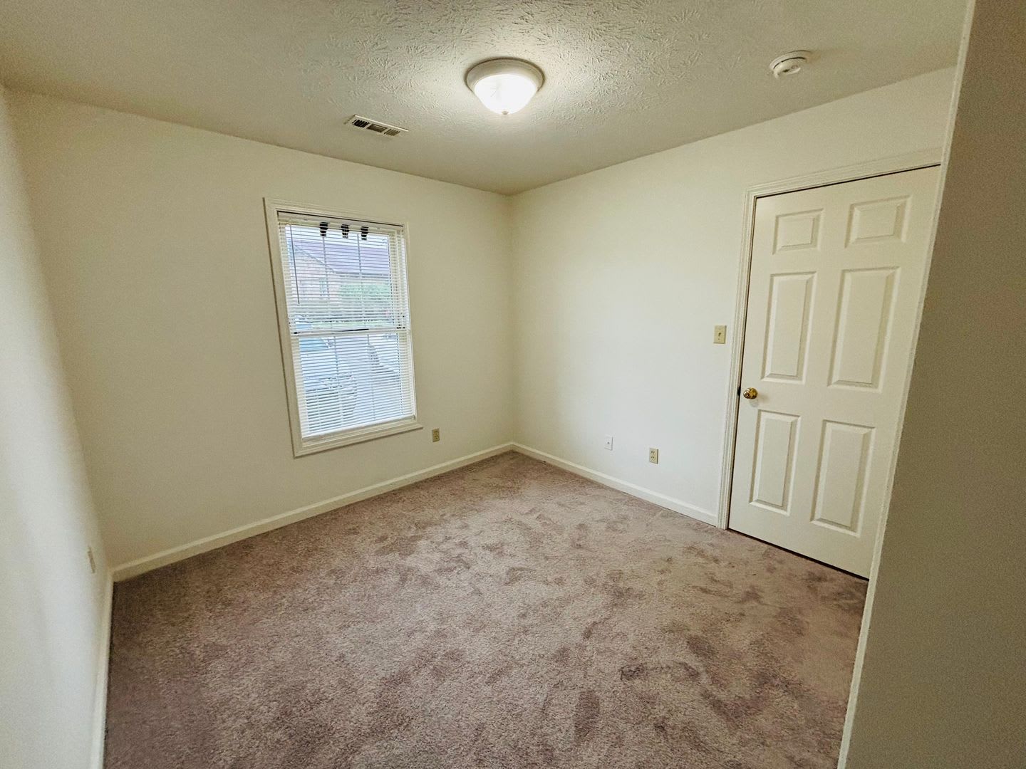3 Bedroom 2.5 Bath Townhouse – photo 3