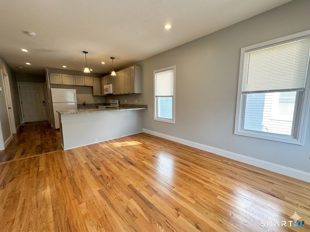 105 Churchill Street – photo 5