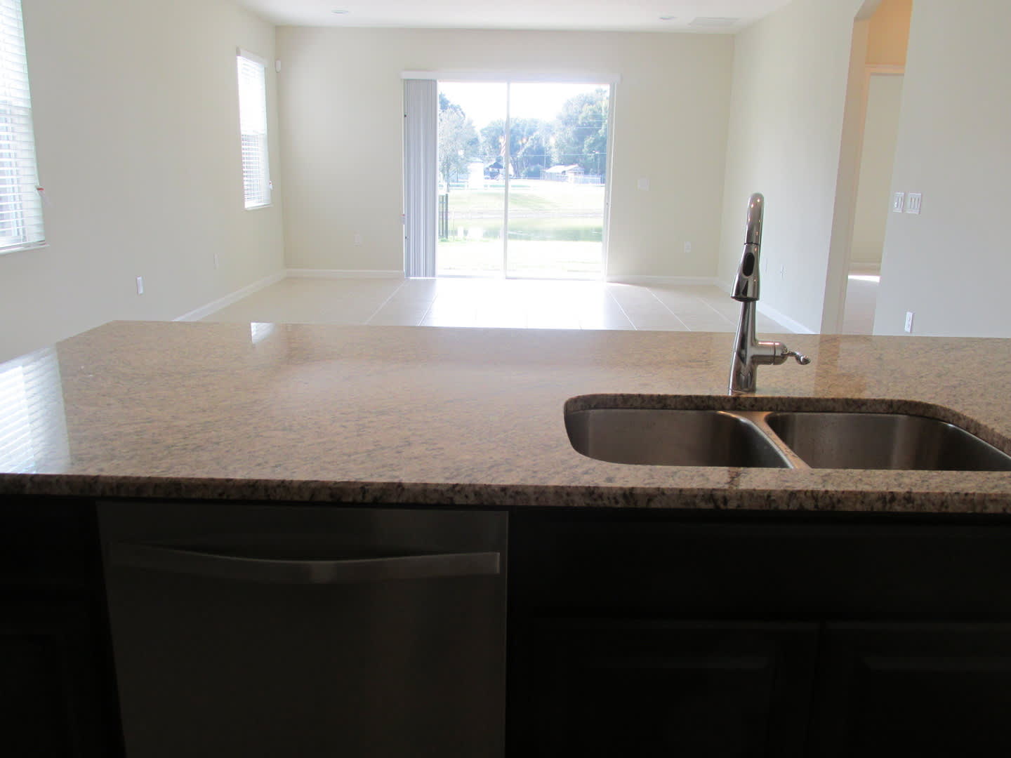 3 Bedroom 2 Bath Plus Office Room 2 Car Garage Single Family Home At2404 Sabastian St Mount Dora Fl 32757 For Rent – photo 4