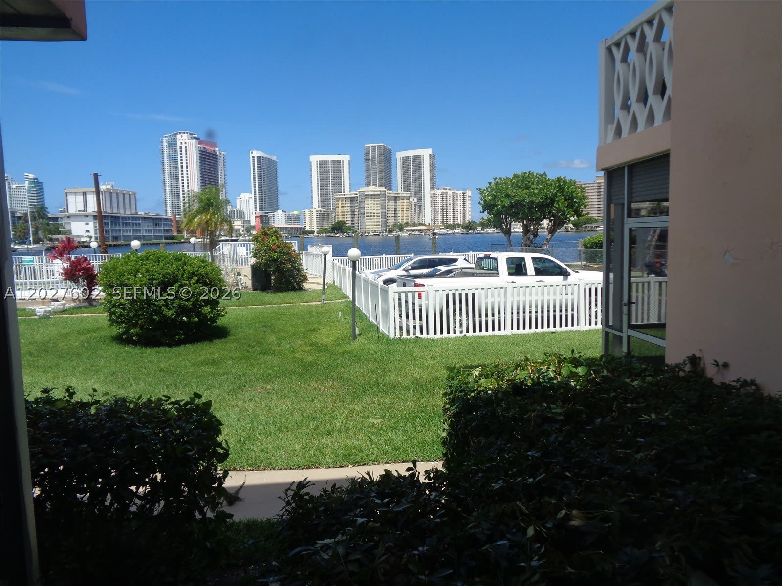 450 Golden Isles Dr – photo 4