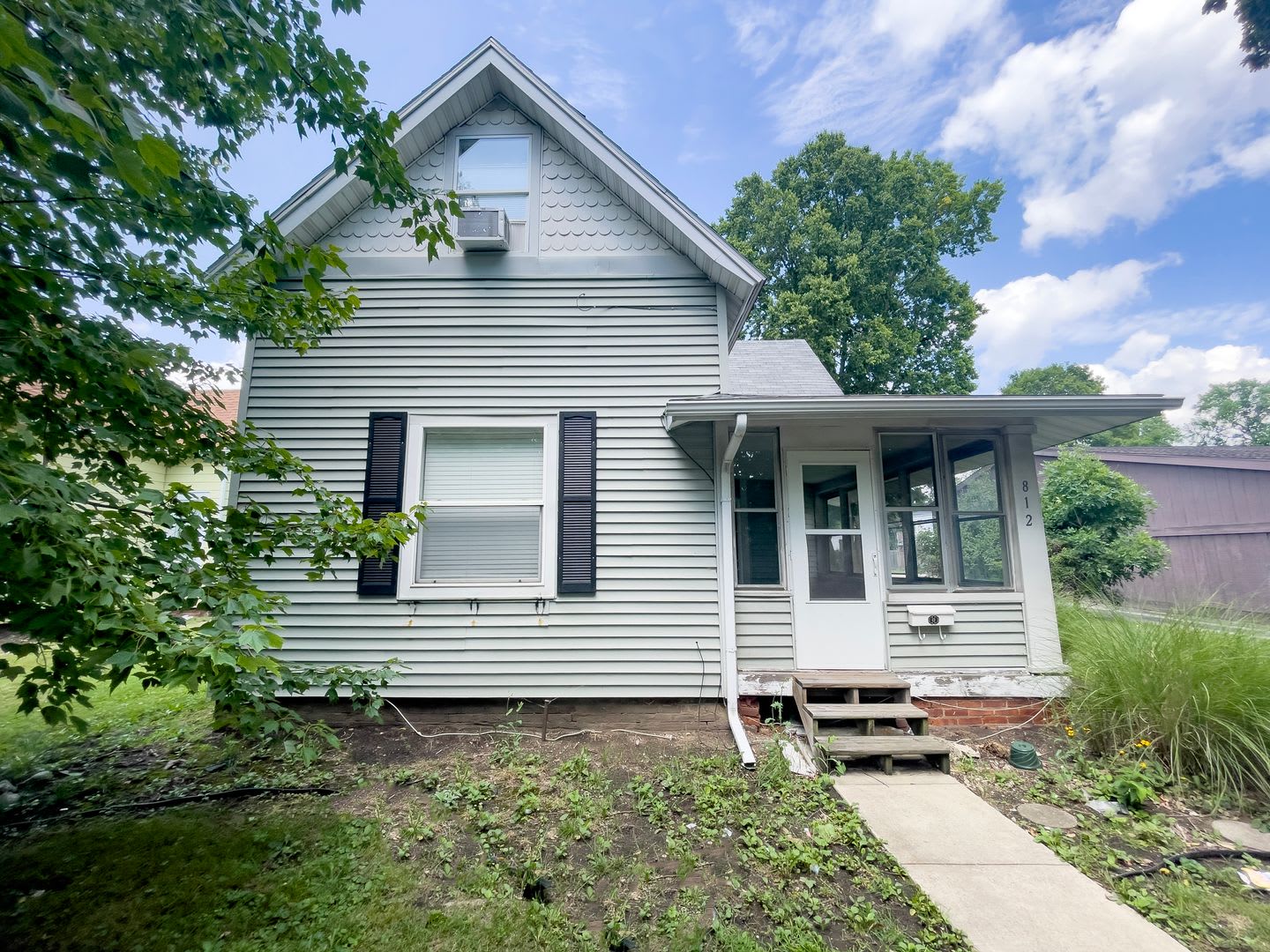Preleasing For August Close To Campus – photo 2