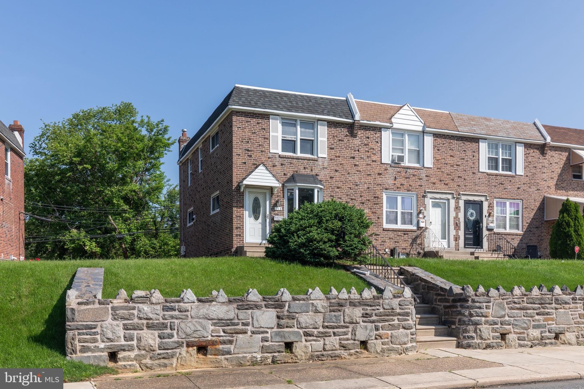 214 Westbridge Road – photo 2