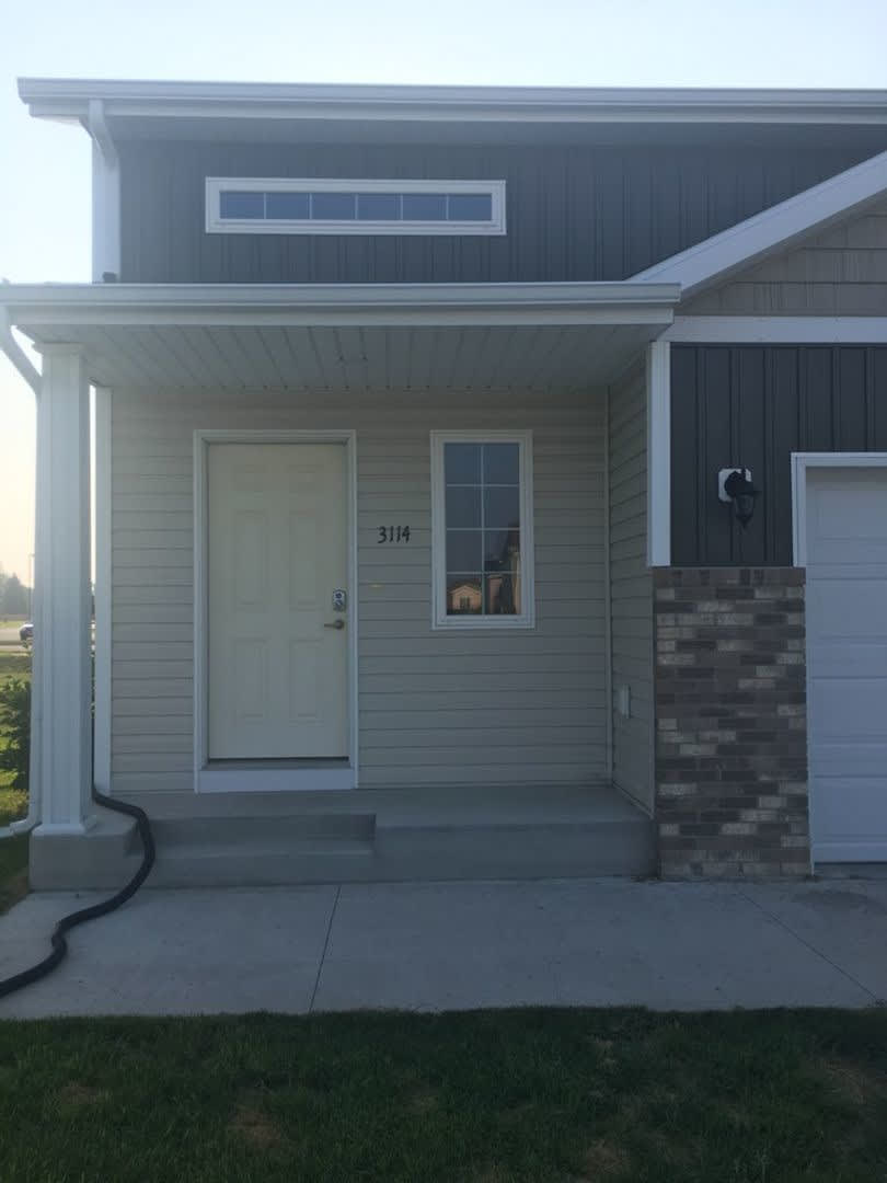 3 Bed 2.5 Bath Twin Home – photo 2