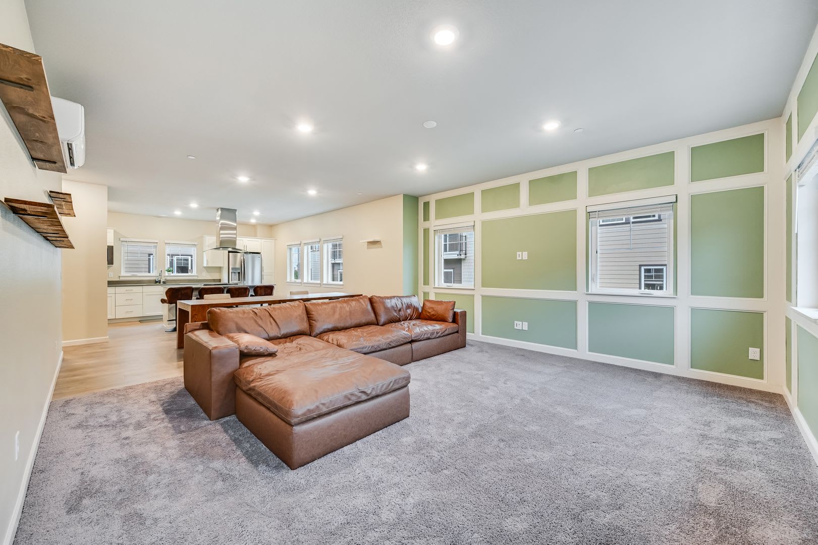 Spacious 3-Bed, 3.5-Bath Townhome in Happy Valley with Attached Garage! – photo 5