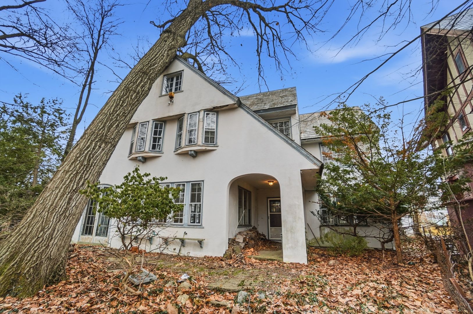 NEWLY RENOVATED Private House on iuka ave Ravine – Central Campus – Newly Renovated – photo 1
