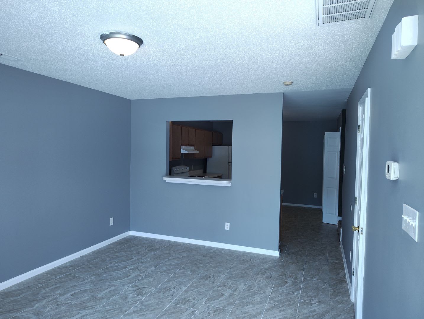 Cute Townhome – photo 2