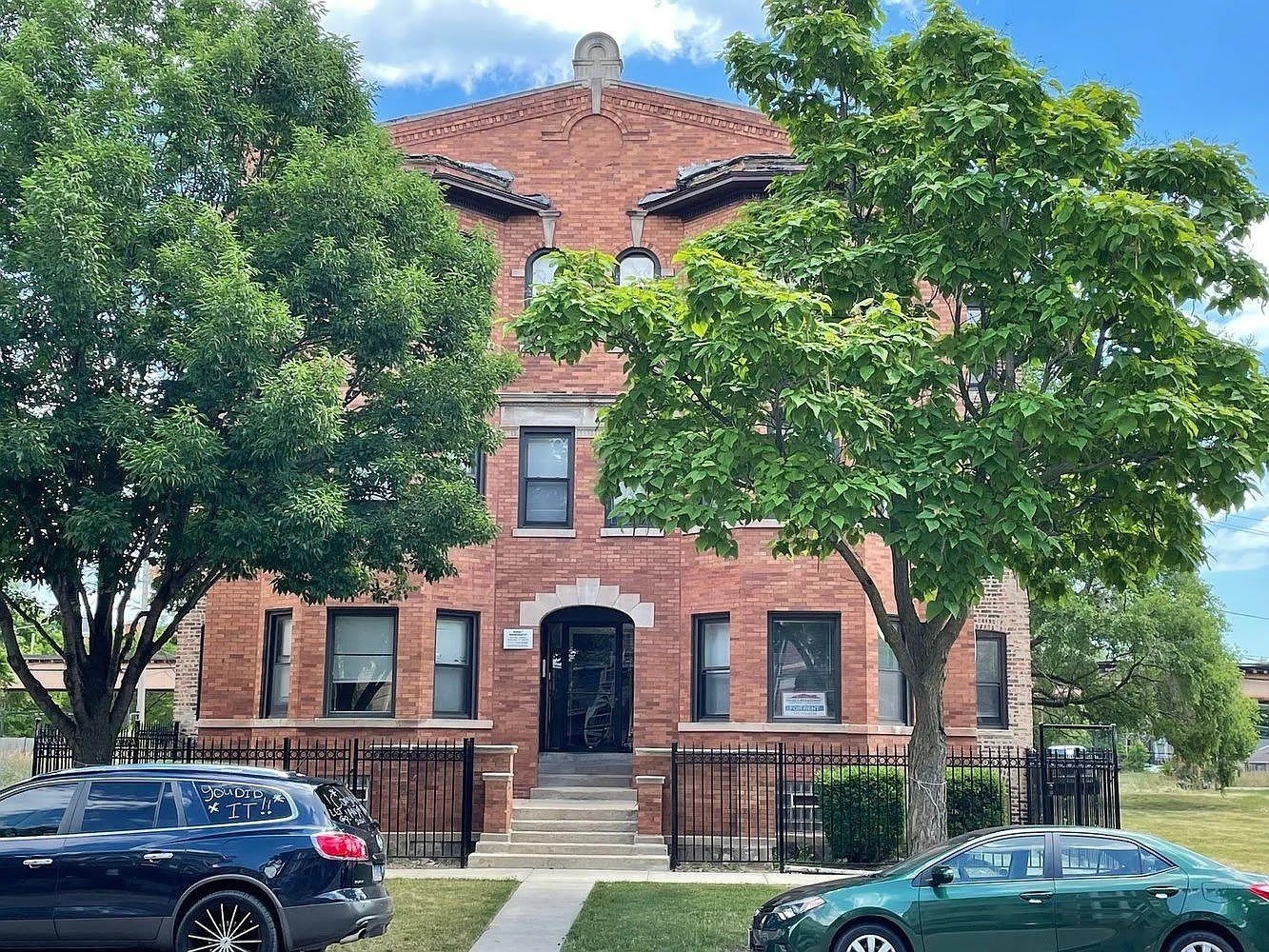 5623 S Prairie Avenue – photo 1