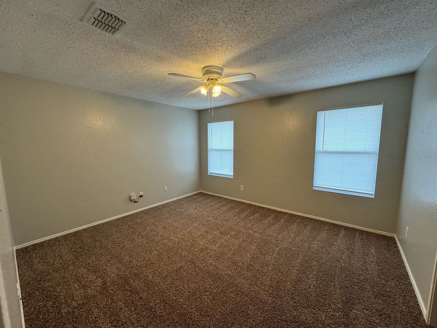 SpacIous Terrell Home! Move in ready – photo 5