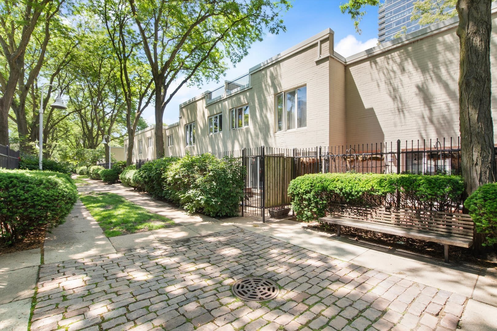 1069 S Park Terrace – photo 2