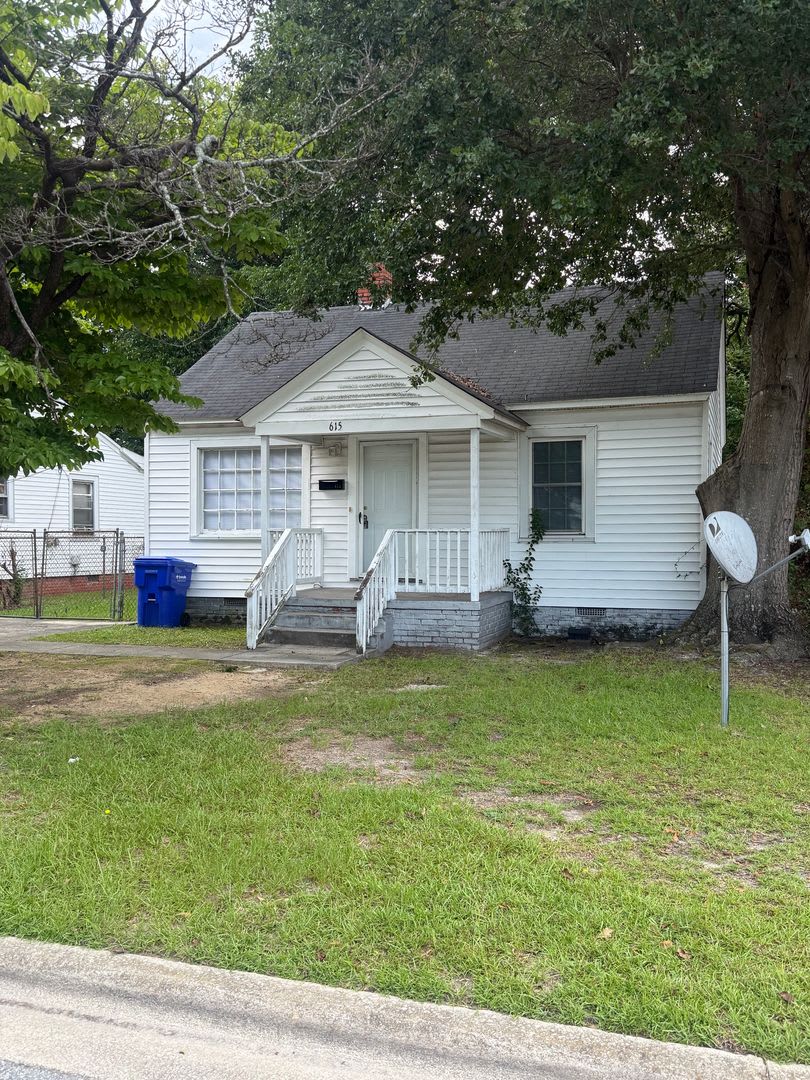 2 Bedroom, 1 Bath House – photo 1