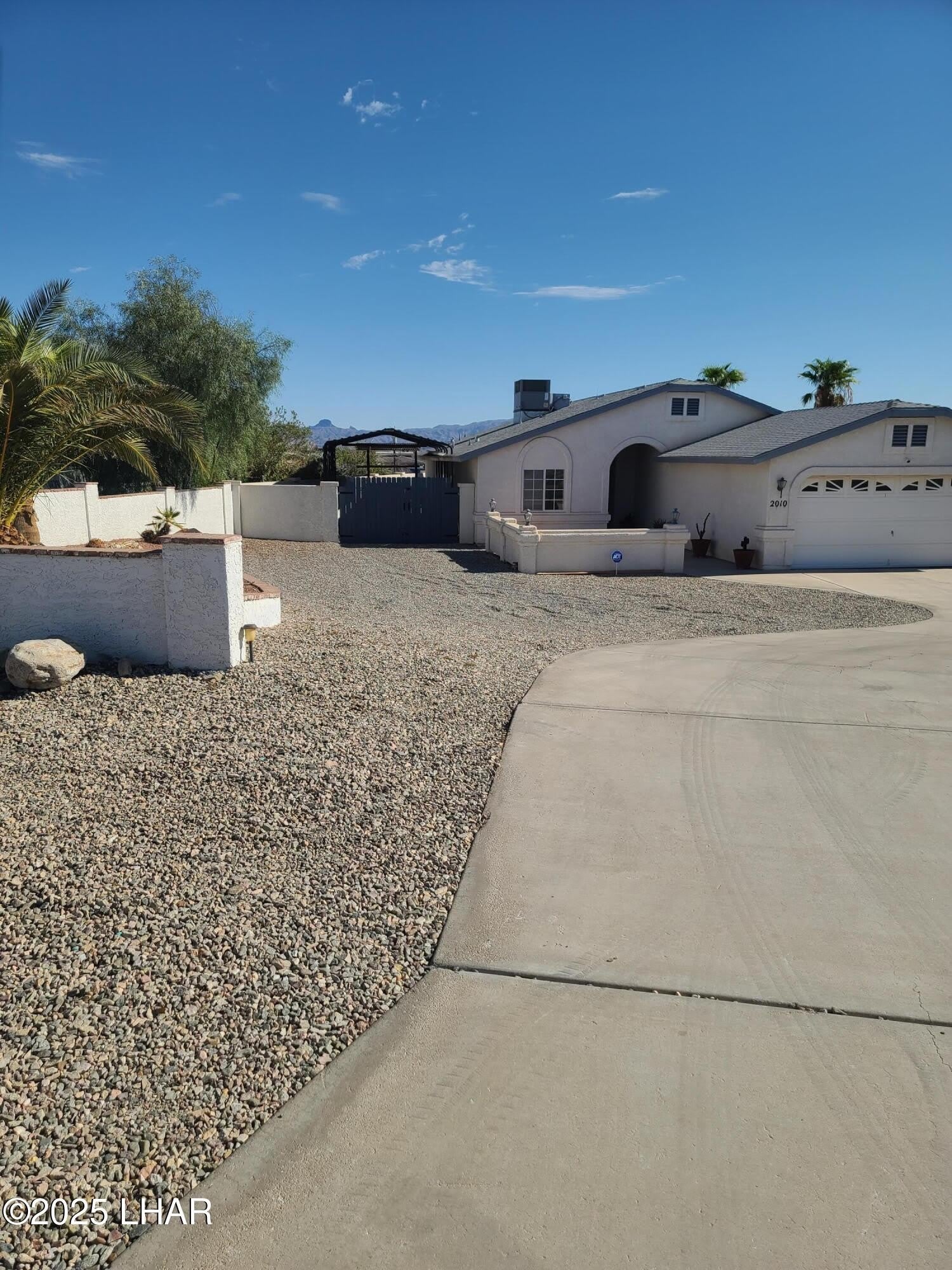 2010 Bombay Dr – photo 4