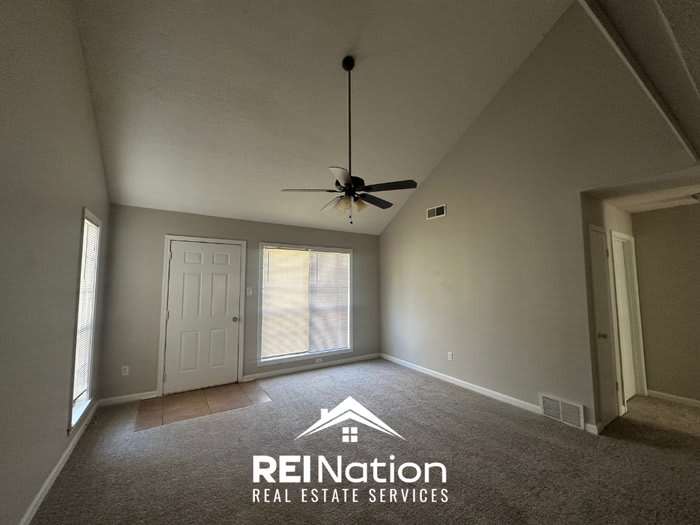 6934 Tobin Drive – photo 3