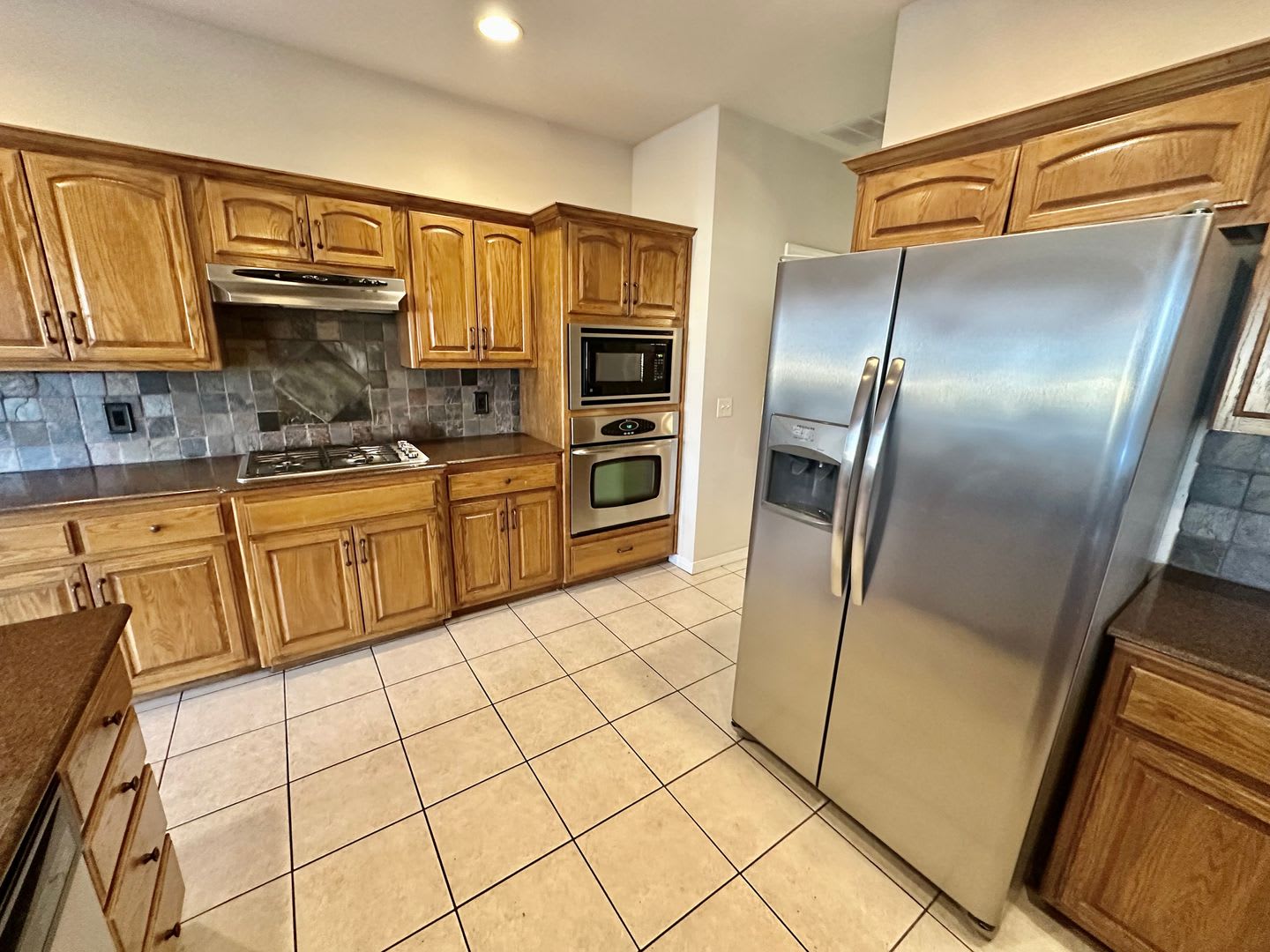 Stunning 3 bedroom, 3 bathroom Home in Desirable Jenks Neighborhood! – photo 5