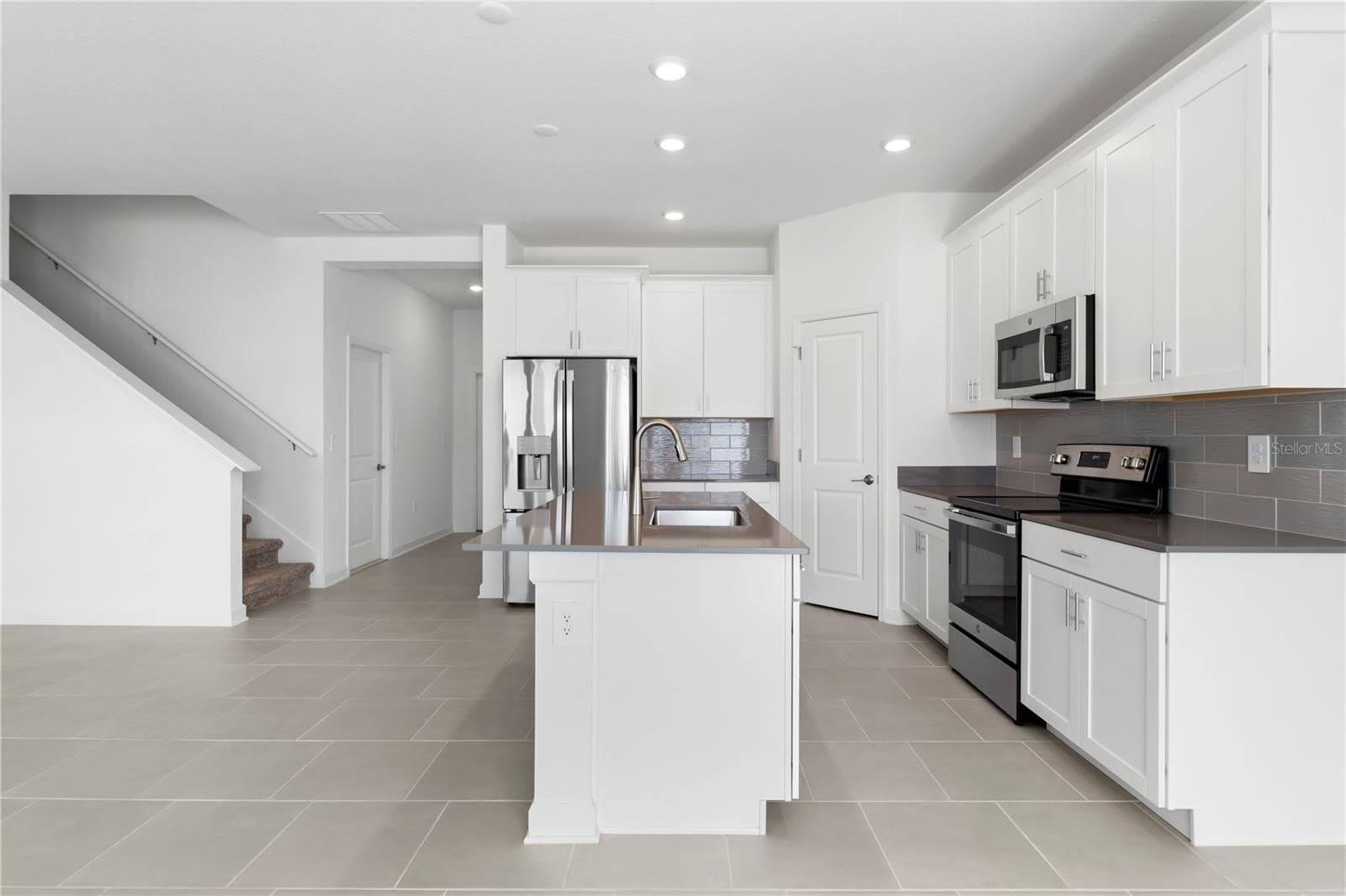 5786 STEPHENS Road – photo 3