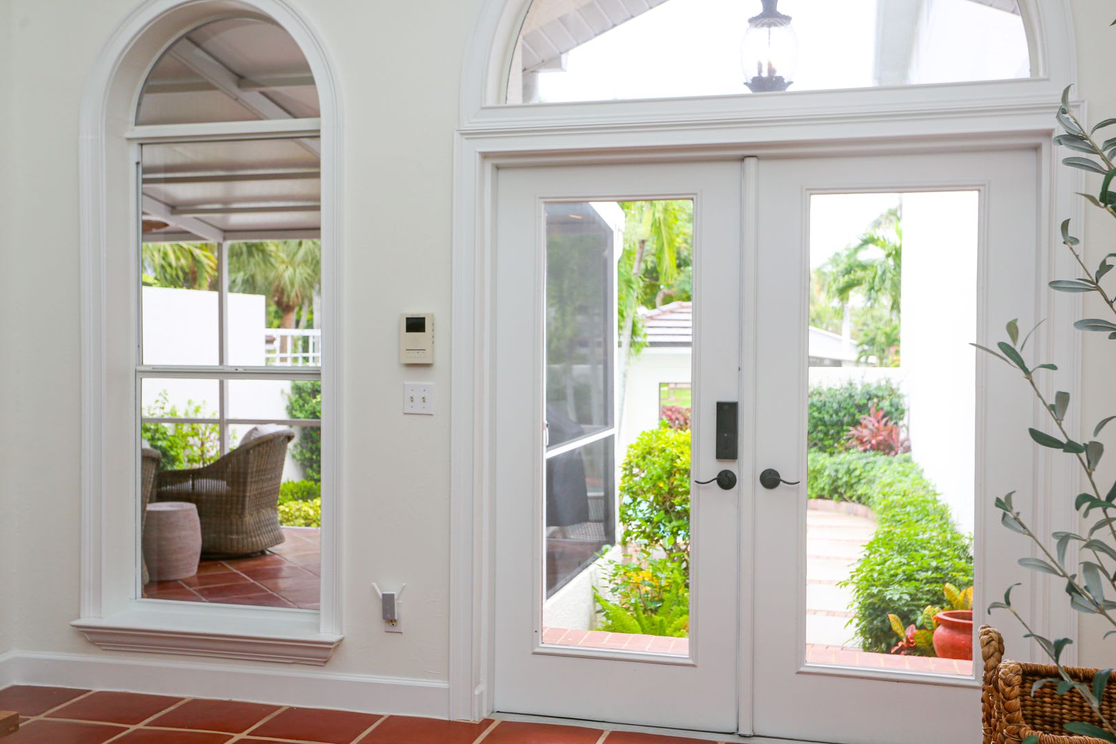 ***OLD NAPLES ***NEW PICTURES TO COME***FULLY FURNISHED RENTAL***WALK TO THE BEACH*** – photo 3