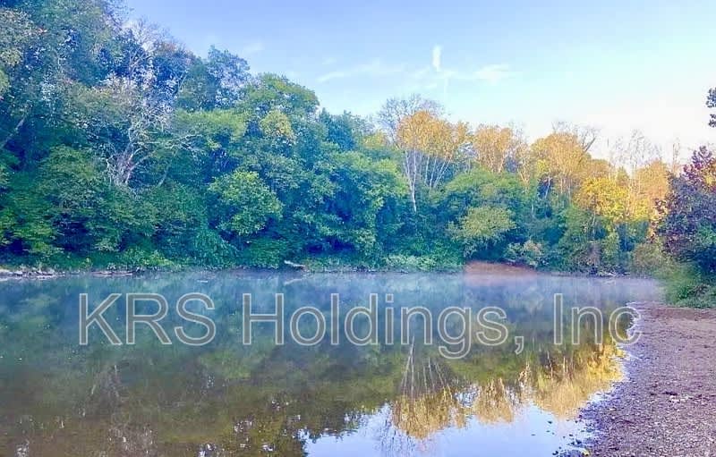 310 RIVERBEND DR. – photo 5