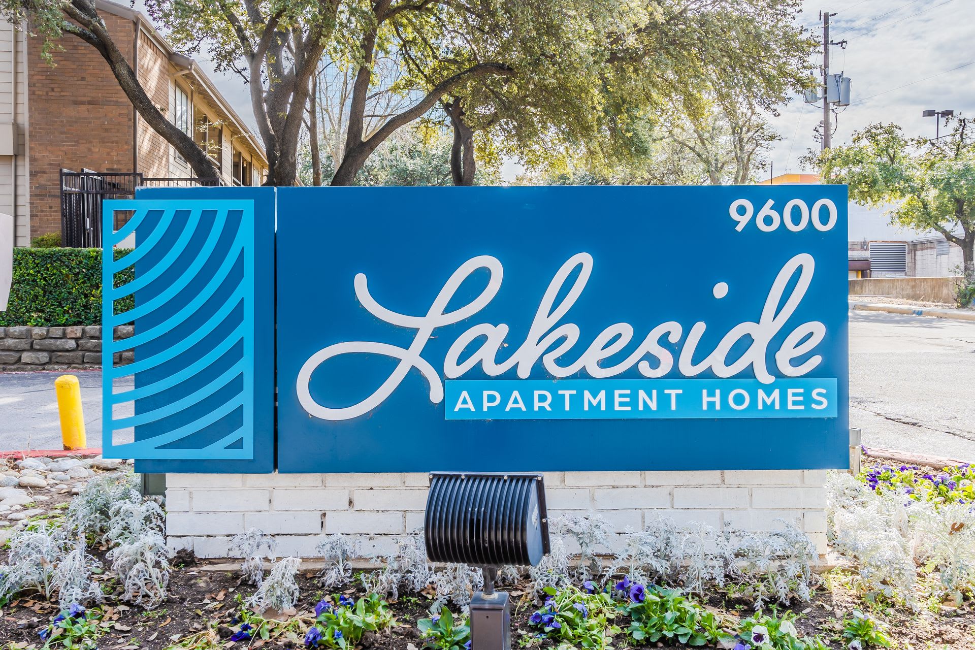 Lakeside Apartments – photo 2