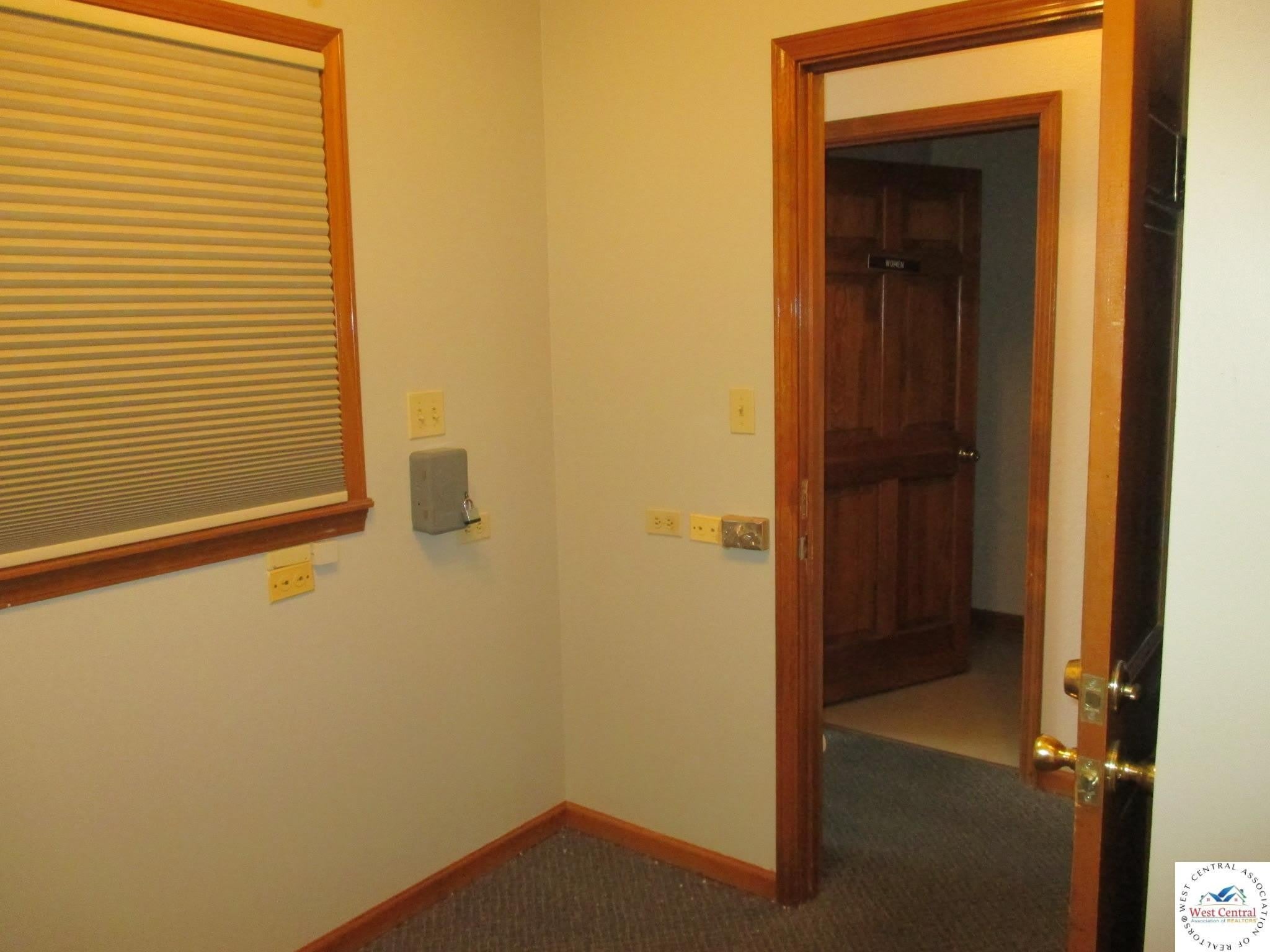 121 E Broadway Boulevard – photo 2