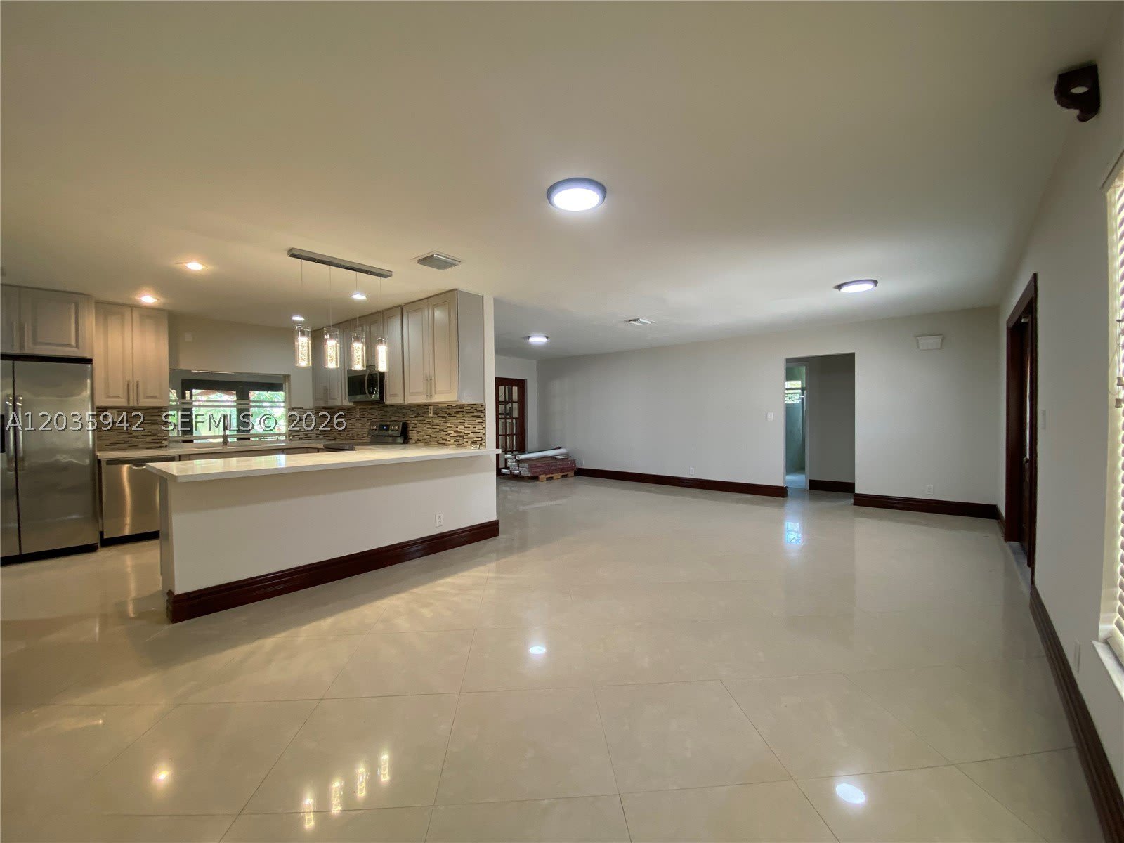 490 Bonaventure Blvd – photo 2