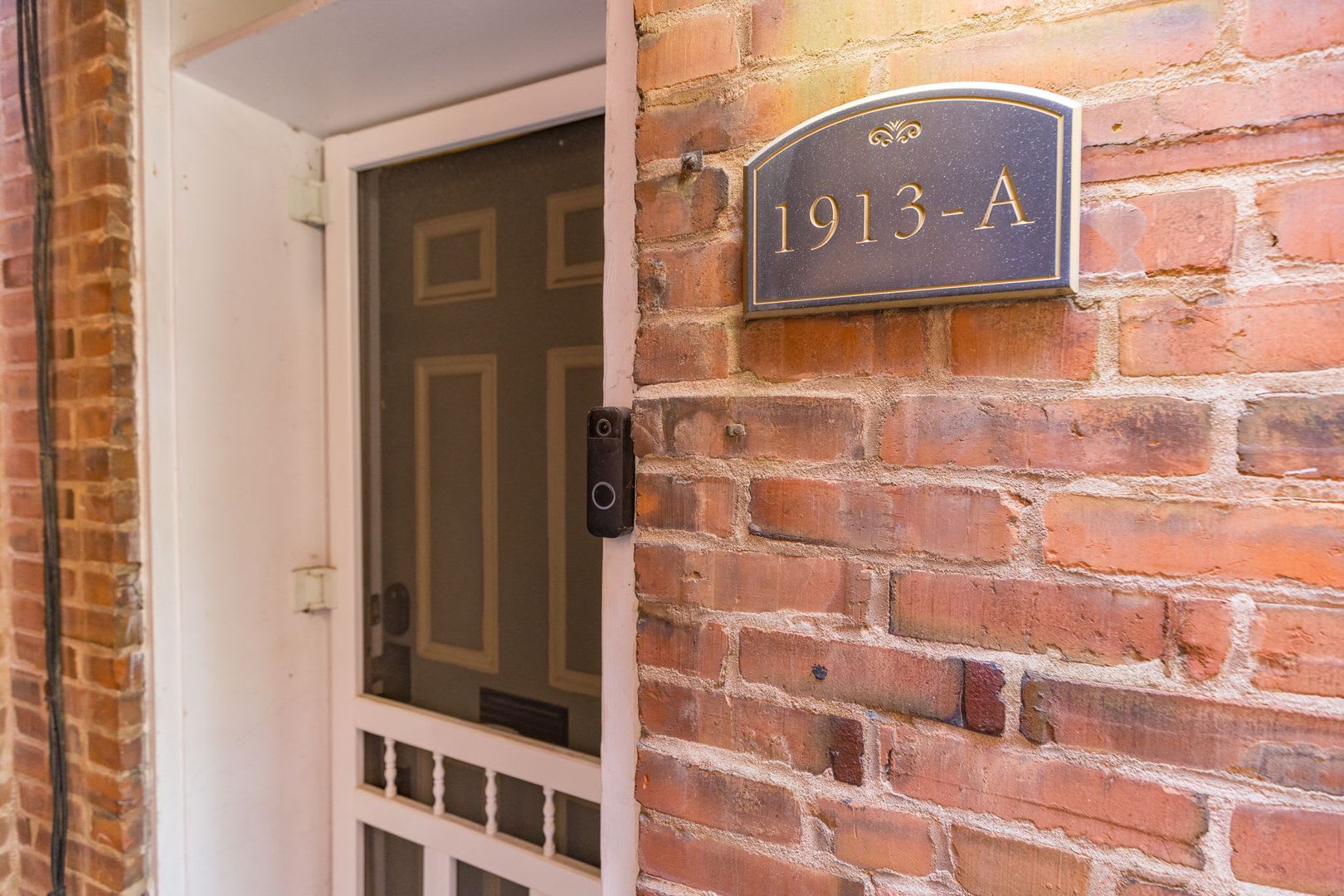 Fully Furnished 1-Bedroom in Benton Park – photo 3