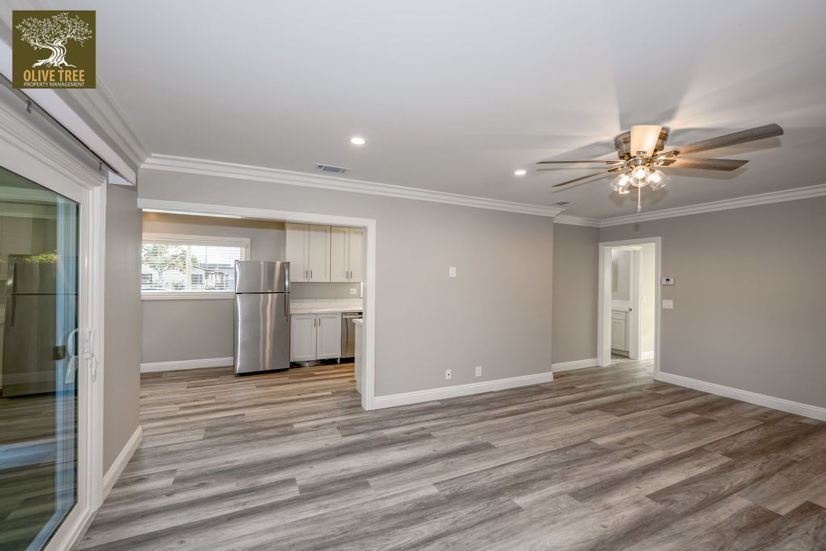 Stylish Ground-Level 2bed/1bath Apartment in Monrovia – photo 2