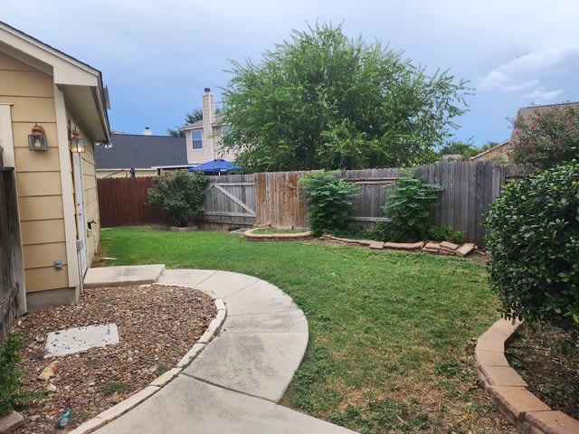 9215 Hilltop Crossing Dr – photo 2