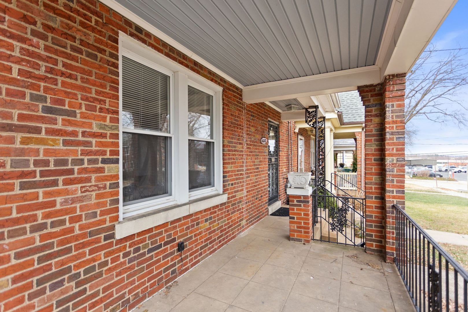 Stunning 3Br 2 5Ba Home In Brookland Available Now – photo 3