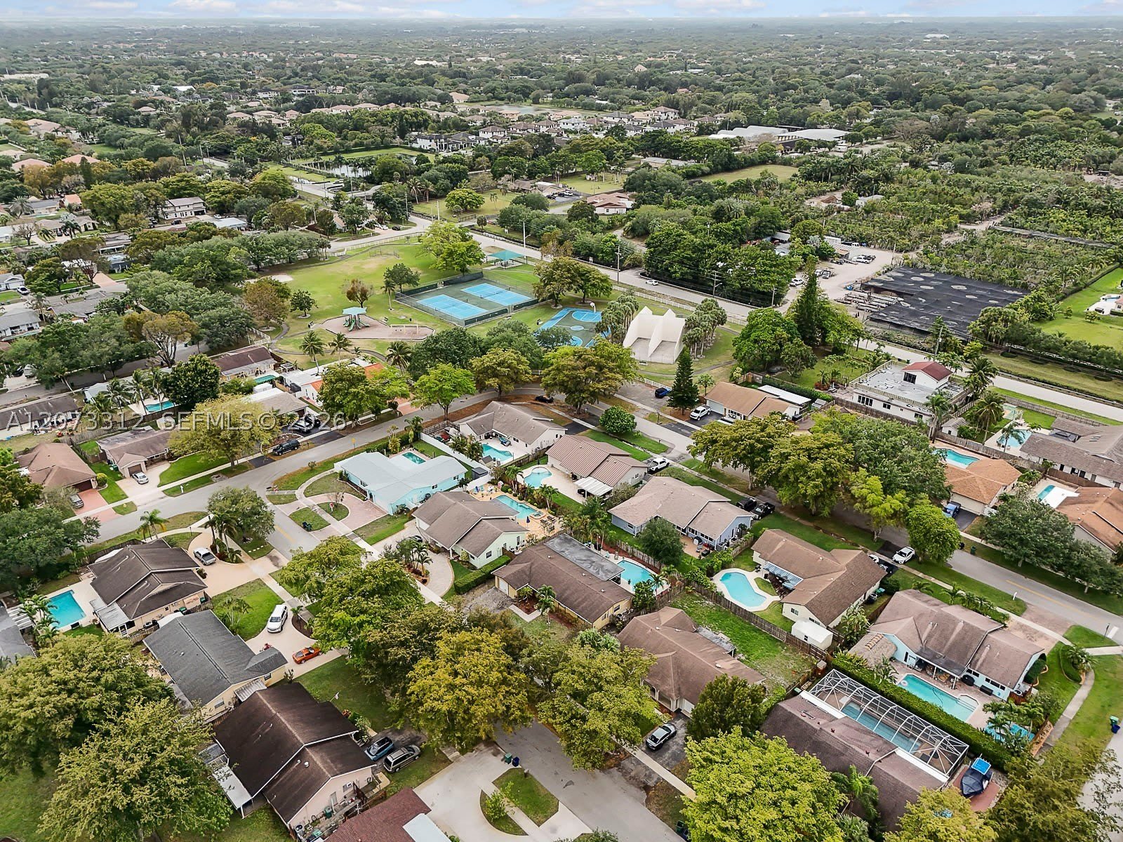 5009 SW 104th Ave – photo 2