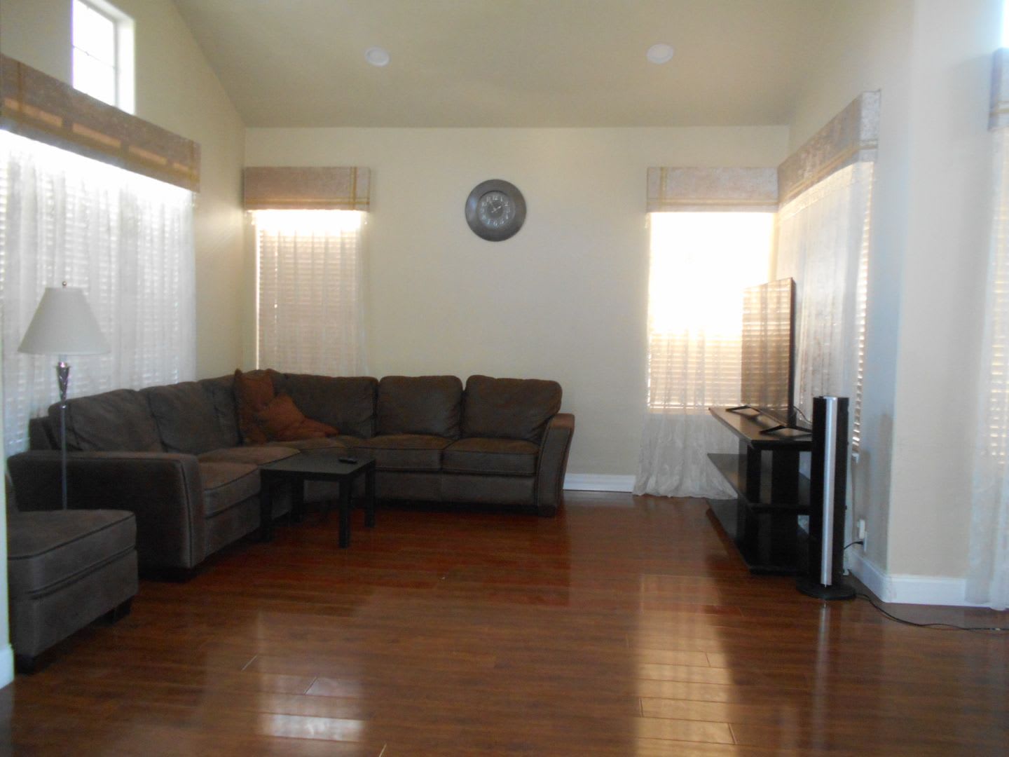 Desert Shore Beautiful 4 Bedroom Home! – photo 3